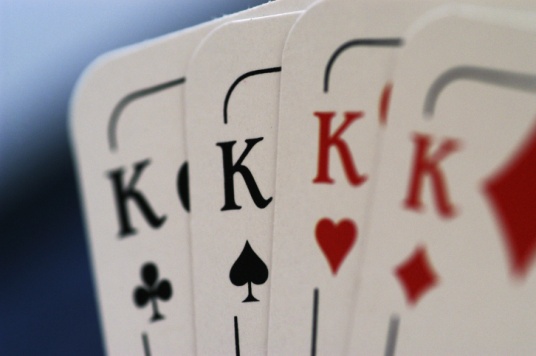 To become a better poker player you mush distinguish your strenghts and weaknesses